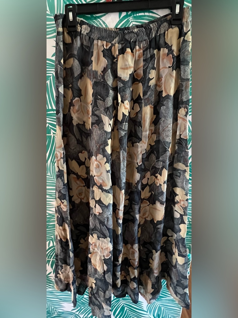 SAND Floral-Print Skirt in Black and Tan elastic waist vicose sz M